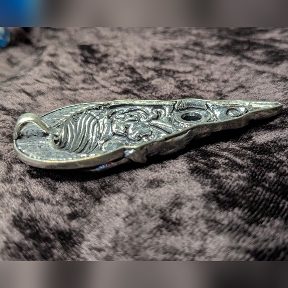 Handcrafted Oversized "La Catrina" Sugar Skull with Green Topaz Pendant - Picture 7 of 11